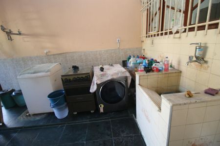 Casa à venda com 180m², 3 quartos e 3 vagasÁrea de Serviço