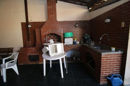 Casa à venda com 180m², 3 quartos e 3 vagasChurrasqueira