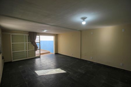 Casa para alugar com 190m², 2 quartos e 3 vagasDepósito