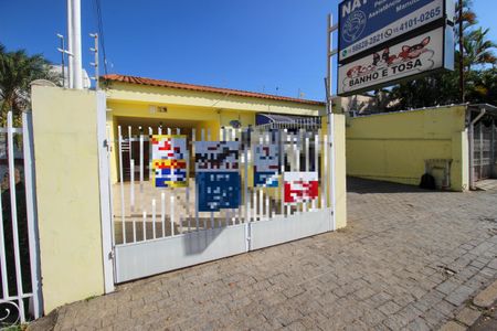 Casa para alugar com 190m², 2 quartos e 3 vagasFachada