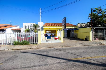 Casa para alugar com 190m², 2 quartos e 3 vagasFachada