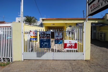 Casa para alugar com 190m², 2 quartos e 3 vagasFachada