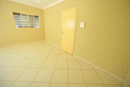 Casa para alugar com 285m², 3 quartos e 3 vagasSala