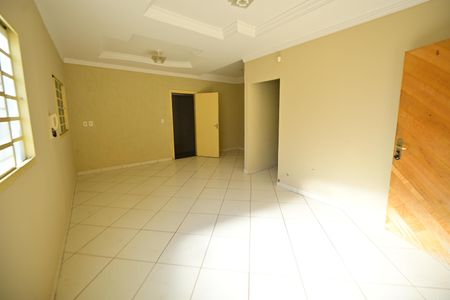 Casa para alugar com 285m², 3 quartos e 3 vagasSala
