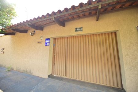Casa para alugar com 285m², 3 quartos e 3 vagasFachada/Placa