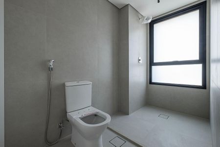 Apartamento à venda com 222m², 3 quartos e 2 vagas Apartamento à venda com 222m², 3 quartos e 2 vagasSuíte 1 - Banheiro