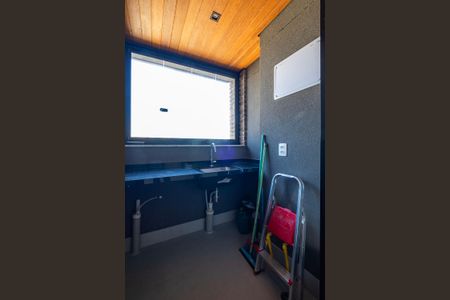 Apartamento à venda com 222m², 3 quartos e 2 vagas Apartamento à venda com 222m², 3 quartos e 2 vagasLavanderia