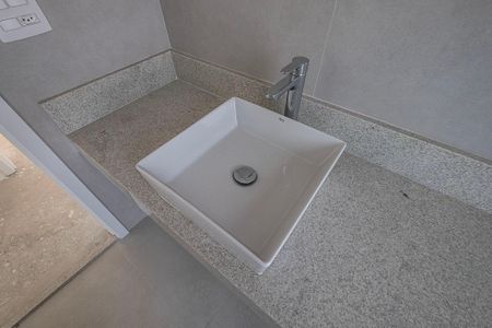 Apartamento à venda com 112m², 3 quartos e 2 vagas Apartamento à venda com 112m², 3 quartos e 2 vagasBanheiro Social