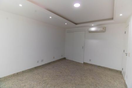 Casa à venda com 500m², 4 quartos e 3 vagasSuíte 1