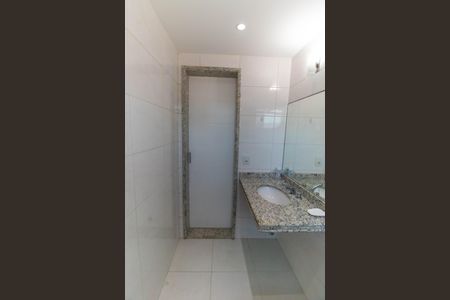 Casa à venda com 500m², 4 quartos e 3 vagasBanheiro da Suíte 2