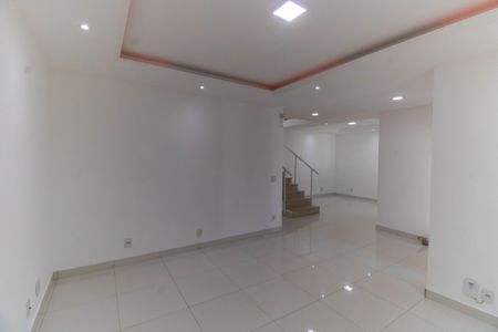 Casa à venda com 500m², 4 quartos e 3 vagasSala