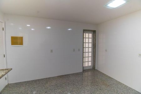 Casa à venda com 500m², 4 quartos e 3 vagasCozinha
