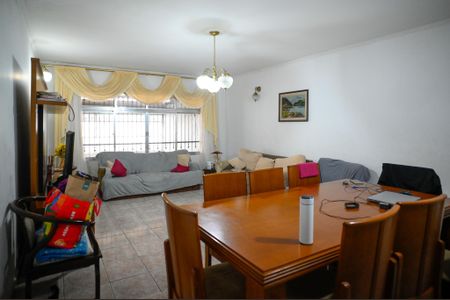 Casa à venda com 306m², 3 quartos e 2 vagas Casa à venda com 306m², 3 quartos e 2 vagasSala