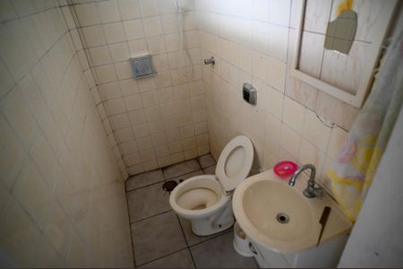 Casa à venda com 306m², 3 quartos e 2 vagas Casa à venda com 306m², 3 quartos e 2 vagasBanheiro de serviço