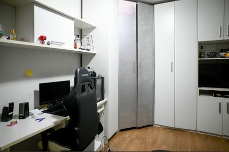 Casa à venda com 306m², 3 quartos e 2 vagas Casa à venda com 306m², 3 quartos e 2 vagasQuarto 2