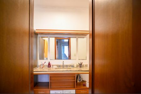 Casa à venda com 306m², 3 quartos e 2 vagas Casa à venda com 306m², 3 quartos e 2 vagasBanheiro Suite