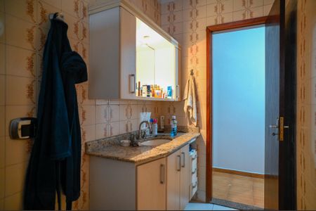 Casa à venda com 306m², 3 quartos e 2 vagas Casa à venda com 306m², 3 quartos e 2 vagasBanheiro Social