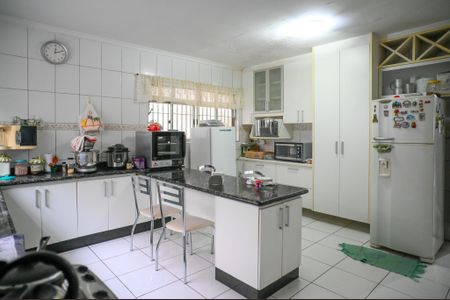 Casa à venda com 306m², 3 quartos e 2 vagas Casa à venda com 306m², 3 quartos e 2 vagasCozinha