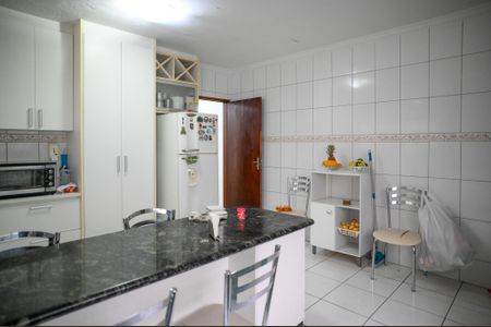 Casa à venda com 306m², 3 quartos e 2 vagas Casa à venda com 306m², 3 quartos e 2 vagasCozinha