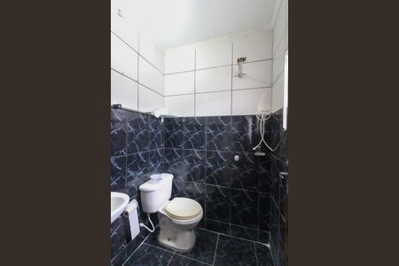 Casa à venda com 175m², 4 quartos e 2 vagas Casa à venda com 175m², 4 quartos e 2 vagasBanheiro Suíte Casa 2