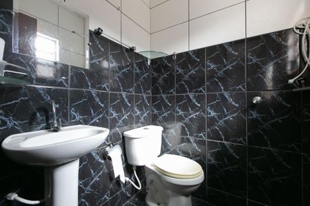 Casa à venda com 175m², 4 quartos e 2 vagas Casa à venda com 175m², 4 quartos e 2 vagasBanheiro 2