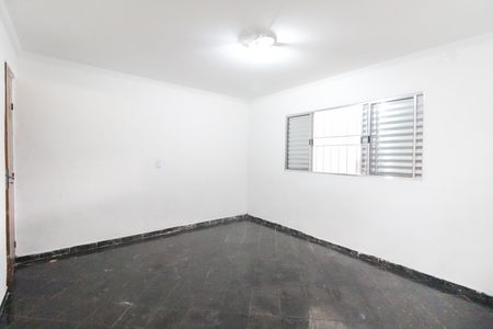 Casa à venda com 175m², 4 quartos e 2 vagas Casa à venda com 175m², 4 quartos e 2 vagasQuarto Casa 1