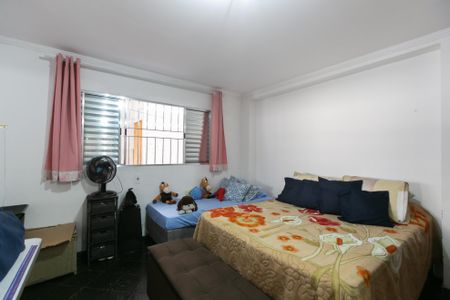 Casa à venda com 175m², 4 quartos e 2 vagas Casa à venda com 175m², 4 quartos e 2 vagasQuarto 1