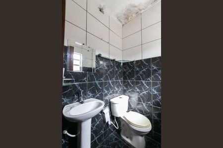 Casa à venda com 175m², 4 quartos e 2 vagas Casa à venda com 175m², 4 quartos e 2 vagasBanheiro 2