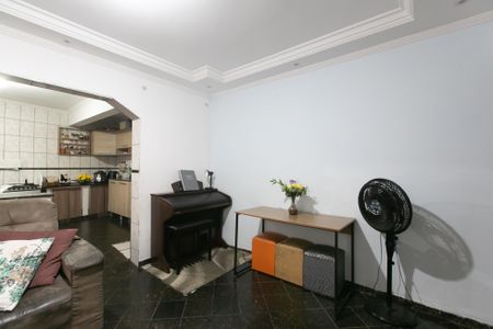 Casa à venda com 175m², 4 quartos e 2 vagas Casa à venda com 175m², 4 quartos e 2 vagasSala 1