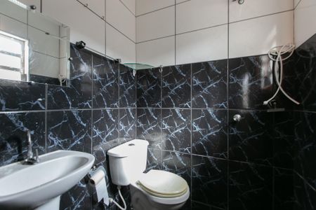 Casa à venda com 175m², 4 quartos e 2 vagas Casa à venda com 175m², 4 quartos e 2 vagasBanheiro 2