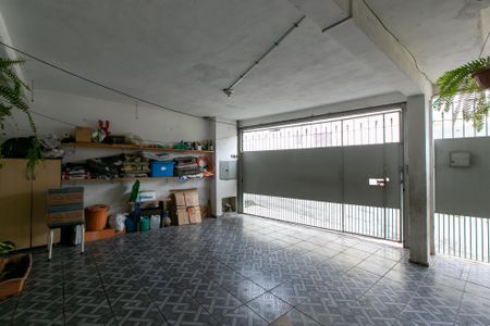 Casa à venda com 175m², 4 quartos e 2 vagas Casa à venda com 175m², 4 quartos e 2 vagasGaragem