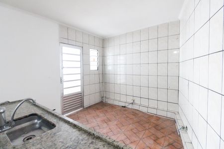 Casa à venda com 175m², 4 quartos e 2 vagas Casa à venda com 175m², 4 quartos e 2 vagasCozinha Casa 2