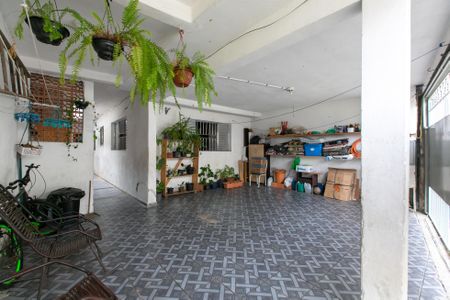 Casa à venda com 175m², 4 quartos e 2 vagas Casa à venda com 175m², 4 quartos e 2 vagasGaragem