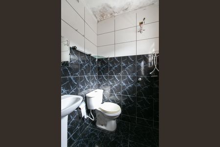 Casa à venda com 175m², 4 quartos e 2 vagas Casa à venda com 175m², 4 quartos e 2 vagasBanheiro 2