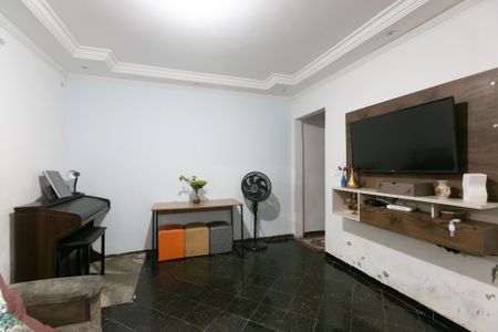 Casa à venda com 175m², 4 quartos e 2 vagas Casa à venda com 175m², 4 quartos e 2 vagasSala 1