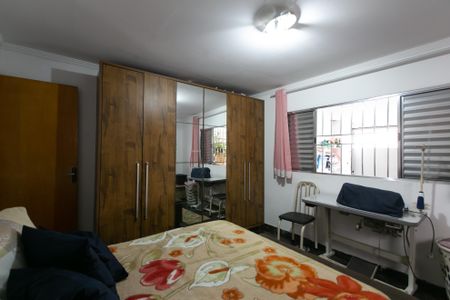 Casa à venda com 175m², 4 quartos e 2 vagas Casa à venda com 175m², 4 quartos e 2 vagasQuarto 1