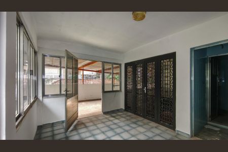 Casa à venda com 285m², 5 quartos e 3 vagasSala