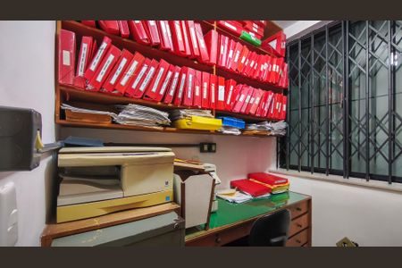 Casa à venda com 285m², 5 quartos e 3 vagasEscritório