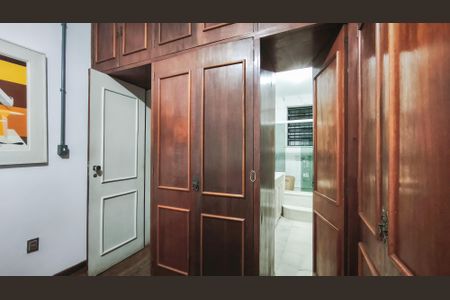 Casa à venda com 285m², 5 quartos e 3 vagasSuíte 1