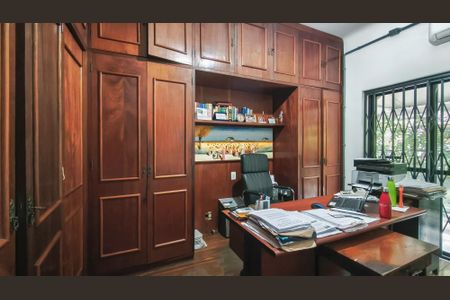 Casa à venda com 285m², 5 quartos e 3 vagasSuíte 1