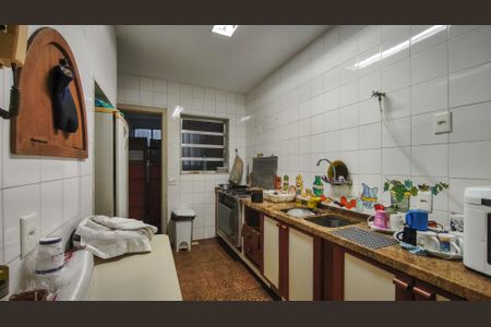 Casa à venda com 285m², 5 quartos e 3 vagasCozinha