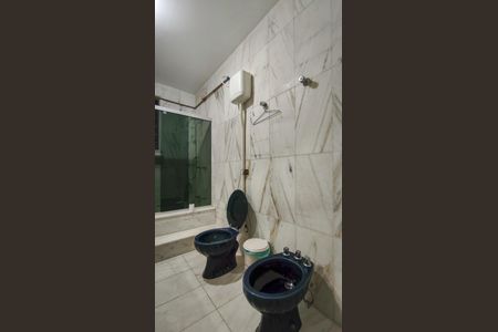 Casa à venda com 285m², 5 quartos e 3 vagasBanheiro da Suíte 1