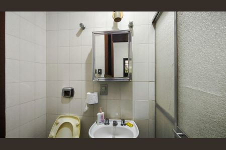 Casa à venda com 285m², 5 quartos e 3 vagasBanheiro da Suíte 2