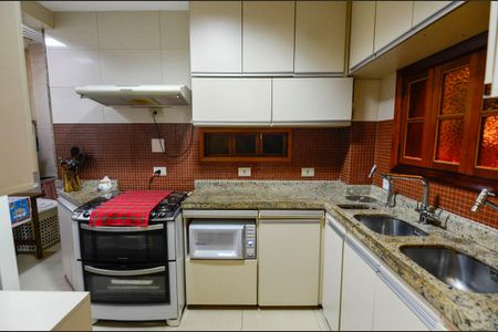 Apartamento à venda com 98m², 2 quartos e 1 vaga Apartamento à venda com 98m², 2 quartos e 1 vagaCozinha