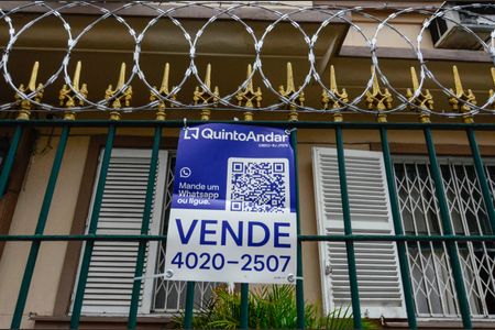 Apartamento à venda com 98m², 2 quartos e 1 vaga Apartamento à venda com 98m², 2 quartos e 1 vagaPlaca