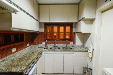 Apartamento à venda com 98m², 2 quartos e 1 vaga Apartamento à venda com 98m², 2 quartos e 1 vagaCozinha