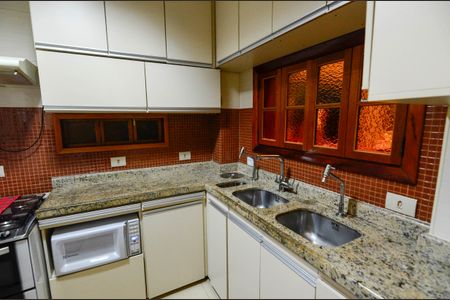 Apartamento à venda com 98m², 2 quartos e 1 vaga Apartamento à venda com 98m², 2 quartos e 1 vagaCozinha