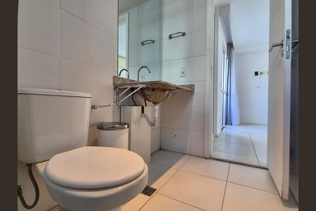 Apartamento à venda com 75m², 2 quartos e 1 vagaBanheiro da Suíte