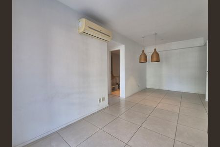 Apartamento à venda com 75m², 2 quartos e 1 vagaSala