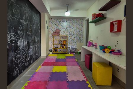 Apartamento à venda com 75m², 2 quartos e 1 vagaÁrea comum